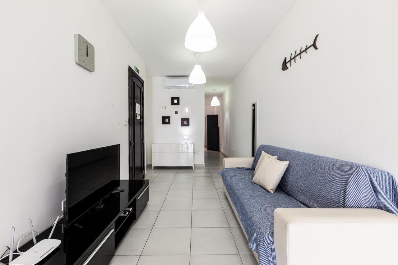 Z4 - Seafront Apartment St. Paul's Bay Esterno foto